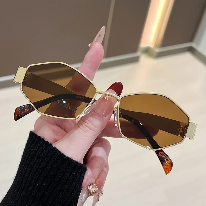 Modne, wielokątne okulary prze – Designer Sunglasses recenzja i cena