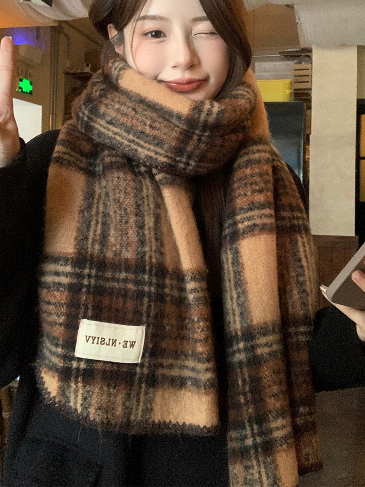 Brązowy szal w kratę, uniwersa – Cashmere Scarf recenzja i cena