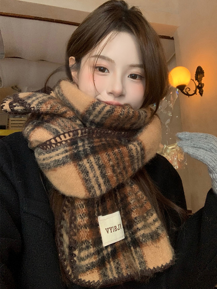 Brązowy szal w kratę, uniwersa – Cashmere Scarf recenzja i cena